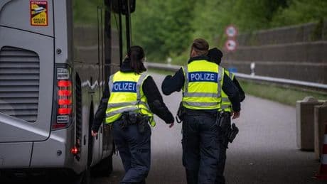 Illegale Migration: Kontrollen: Erste Asylsuchende zurückgewiesen