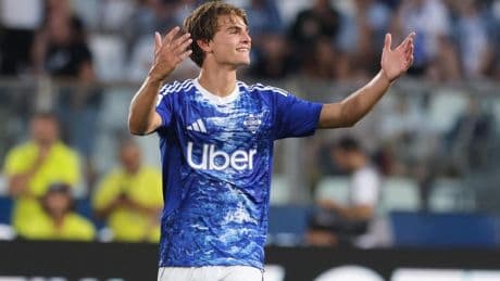 Exhibición de Nico Paz: golazo de falta y asistencia para destrozar a la Lazio