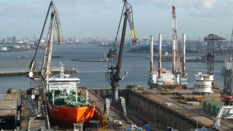 Même les ports se préparent à un conflit avec la Russie: à Rotterdam, pour la 1ère fois, un quai du port est dédié au débarquement de fret militaire