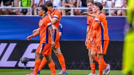 Jong Oranje verslaat Jong Oekraïne op EK en voorkomt dramatische uitschakeling