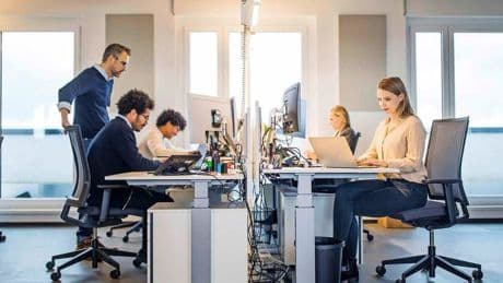 Werkgevers keren zich vaker tegen thuiswerken: ’Discussie verschuift en dat is doodzonde’