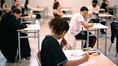 Bac de philosophie 2025: découvrez les sujets de l'épreuve