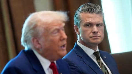 Hegseth beveelt naamswijziging van naar homo-icoon Harvey Milk vernoemd schip