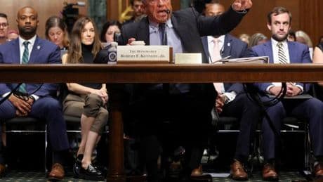 Attaques contre la vaccination aux Etats-Unis : Robert F. Kennedy Jr sème la confusion
