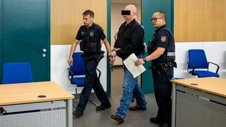 Prozess in Trier - Mann ersticht Ehefrau und versteckt sie in Tonne