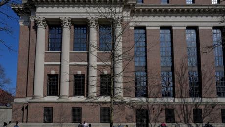 Harvard : Trump qualifie l’université de «blague» qui ne mérite pas de subventions fédérales