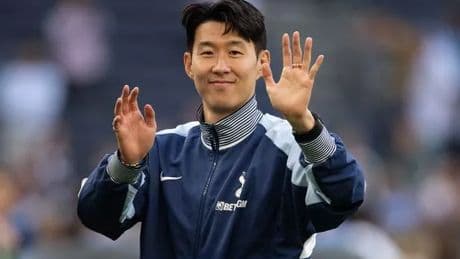 Tottenham considering £15m transfer bid for Son Heung-min - but he won't leave yet