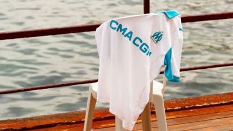 Ligue 1: l'OM dévoile son nouveau maillot domicile