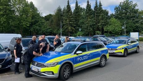 Zwei Menschen in Heide verletzt - Polizei überprüft Verdächtigen nach Klinik-Attacken
