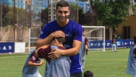Gran gesto de Ferran Torres en su Campus