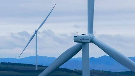 China pone en marcha una turbina eólica de dos palas que se pensaba imposible