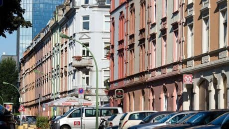 Immobilien: LBBW verkauft Wohnimmobilien-Portfolio in Frankfurt an die DWS