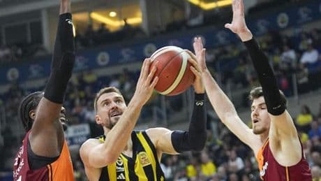 Potada derbide Fenerbahçe, Galatasaray’ı farklı geçti