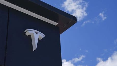 Musk tarih verdi: Sürücüsüz taksi hizmeti başlıyor mu?