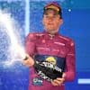 Pedersen klopt Van Aert op pittig klimmetje en boekt vierde ritzege in Giro