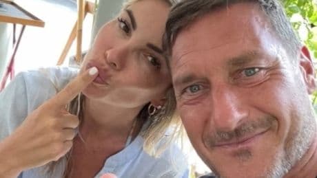 La sorprendente dedica di Totti per i 37 anni della fidanzata Noemi: cosa ha scritto l'ex capitano della Roma