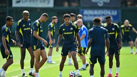 Fenerbahçe, Feyenoord maçına hazırlanıyor