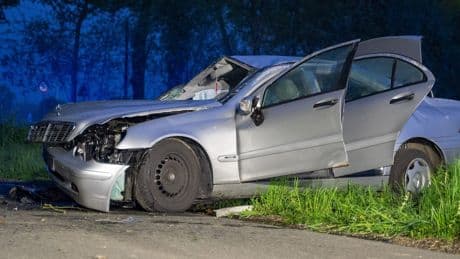 Fluchtwagen verunglückt - Opfer rettet Verdächtige nach Sprengstoff-Attacke