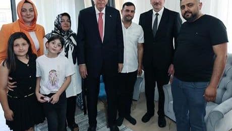 Cumhurbaşkanı Erdoğan'dan depremzede aileye ziyaret