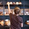 Terwijl Fransen debatteren over de lengte van baguettes, gooien Vlamingen elk jaar 46 miljoen broden weg