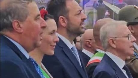 Nuovo schiaffo della sindaca di Merano al tricolore: cosa ha fatto