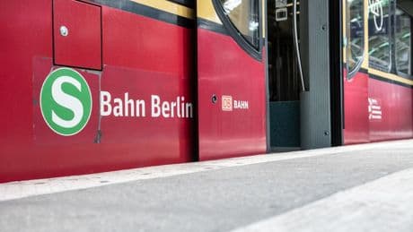 S-Bahn: Steinwurf vermutet: Gleise nach Polizeieinsatz freigegeben