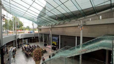 Director warns that the Van Gogh Museum may close if the Dutch government doesn't help fund repairs