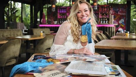 25 jaar na Sydney haalt ’Miss butterfly’ Inge de Bruijn herinneringen op: ’Er liepen twaalf bodyguards bij Pieter en mij, het was echt gekkenhuis’