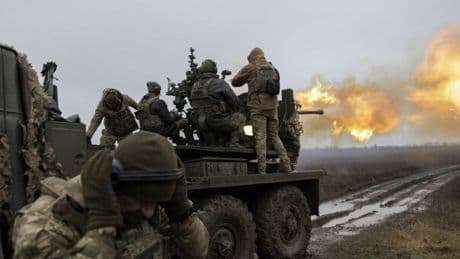 Russia, dalla Corea del Nord forniture militari totali per tre brigate: spediti oltre 20.000 container di armi