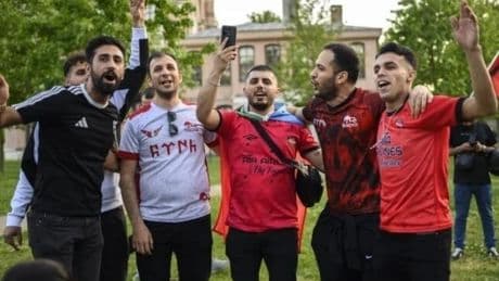Traktör taraftarları, şampiyonluğu İstanbul'da kutladı