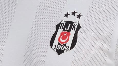 Beşiktaş'ta 5 futbolcuyla yeni sözleşme imzalandı