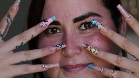 Cuban women embrace extravagant nail art despite economic hardships