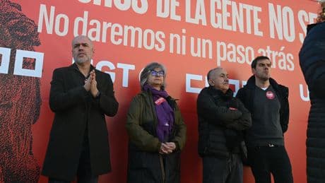 Los sindicatos fracasan el 1 de mayo pero reciben del Gobierno una lluvia de millones