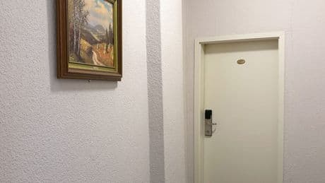 Mit Bewacher und Vollpension - Mutmaßlicher Triebtäter (15) in Hotel untergebracht