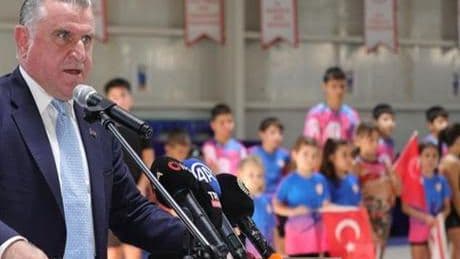 Bakan Bak: Gençlerimiz ve sporcularımız bu tesislerde şampiyonluğa yürüyecek