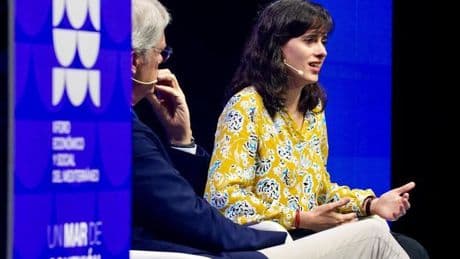 Carissa Véliz: "El diseño de las tecnologías digitales erosiona la democracia"