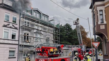 Essen: Dachstuhlbrand macht Mehrfamilienhaus unbewohnbar