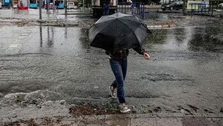 İçişleri Bakanlığı uyardı... 1 şehre "turuncu", 18 şehre "sarı" gök gürültülü sağanak geliyor