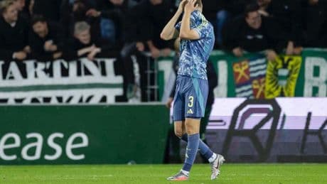 PSV op matchpoint voor landstitel: Ajax verspeelt diep in blessuretijd koppositie tegen FC Groningen