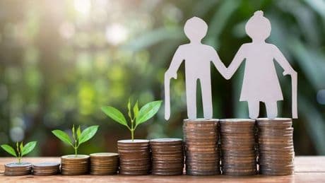 ¿Qué pasa cuando una persona viuda se jubila? ¿Son compatibles ambas pensiones?