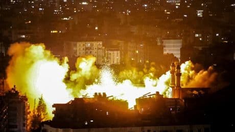 Israël mène des frappes près de Beyrouth, le Liban dénonce "une violation flagrante" du cessez-le-feu