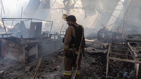 En attendant la fin de l’ultimatum américain, Moscou et Kiev multiplient les frappes