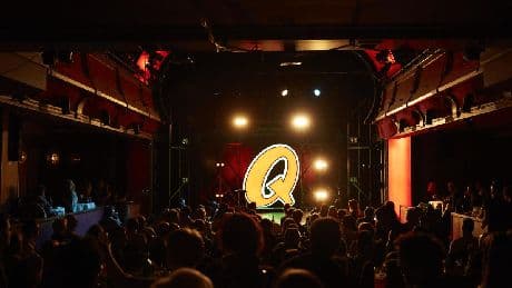 Quatsch Comedy Club: Günstige Kombi mit Hotel für perfekten Abend