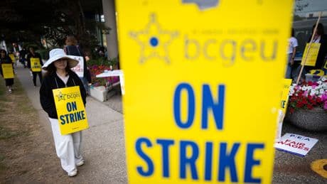 BCGEU picket lines expanding to more communities and Surrey pretrial centre