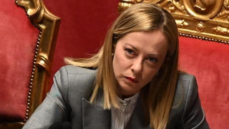 A caccia del record: Giorgia Meloni verso il governo più longevo della Repubblica, tra ironia e sfide politiche