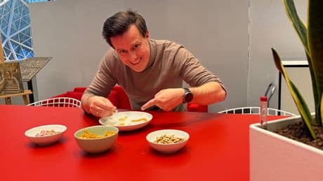 Der BILD-Test - Sind Cornflakes wirklich magnetisch?