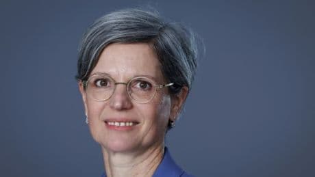 "Rien à péter de leur rentabilité": Sandrine Rousseau dénonce l'adoption de la loi Duplomb, polémique à l'extrême droite