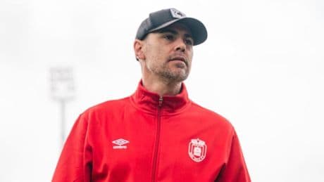 Víctor Valdés comunica al Ávila que no sigue
