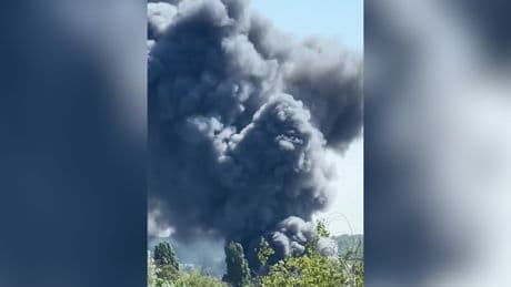 Großbrand in Spandau - Riesige Rauchwolke über Berlin