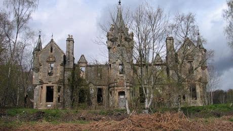 Centuries old Scottish mansion once owned by Tennent's chief now lies in ruins